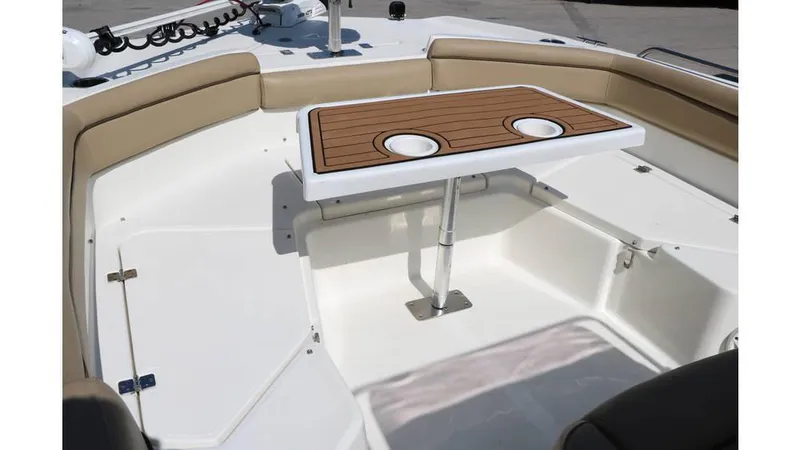 Slide: The Image of NauticStar 211 Hybrid 2020 - 36