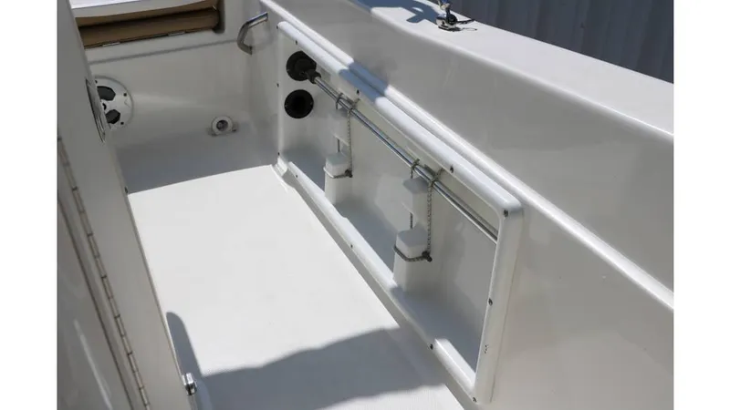 Slide: The Image of NauticStar 211 Hybrid 2020 - 38