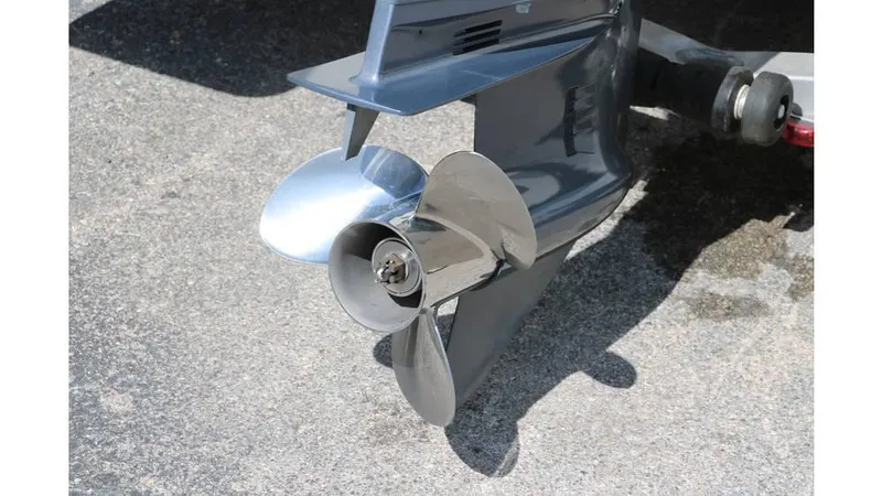 Slide: The Image of NauticStar 211 Hybrid 2020 - 6