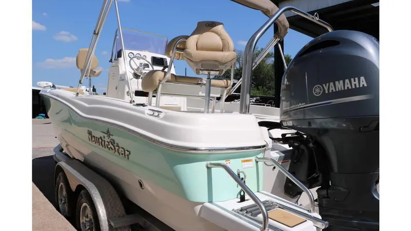 Slide: The Image of NauticStar 211 Hybrid 2020 - 7