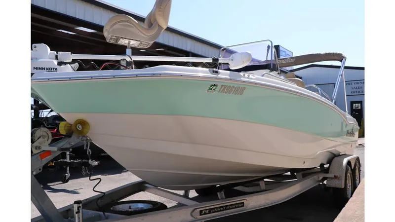 Slide: The Image of NauticStar 211 Hybrid 2020 - 8