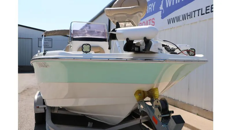 Slide: The Image of NauticStar 211 Hybrid 2020 - 9