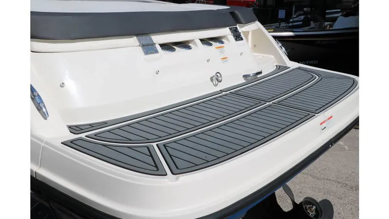 Slide: The Image of Bayliner VR6 2021 - 10