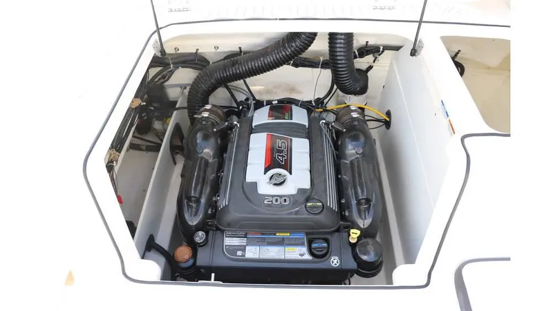 Slide: The Image of Bayliner VR6 2021 - 26