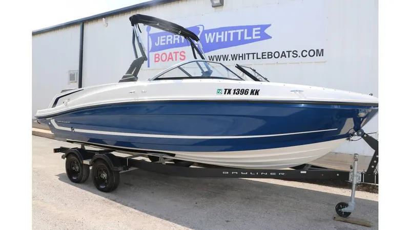 Slide: The Image of Bayliner VR6 2021 - 5