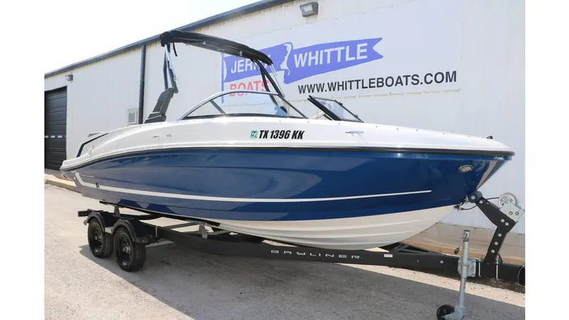 Slide: The Image of Bayliner VR6 2021 - 6