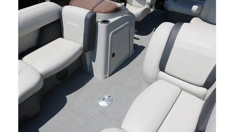 Slide: The Image of Sylvan Mirage 820 CLZ DH 2025 - 20