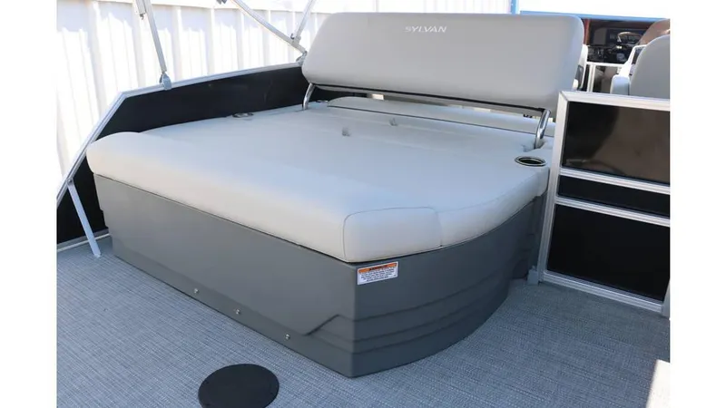 Slide: The Image of Sylvan Mirage 820 CLZ DH 2025 - 24