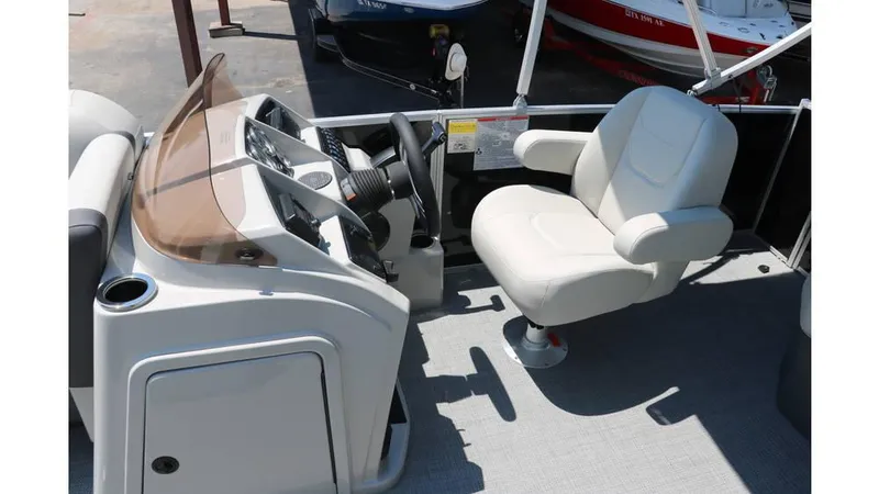 Slide: The Image of Sylvan Mirage 820 CLZ DH 2025 - 28