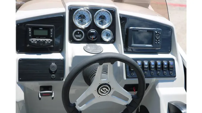 Slide: The Image of Sylvan Mirage 820 CLZ DH 2025 - 30