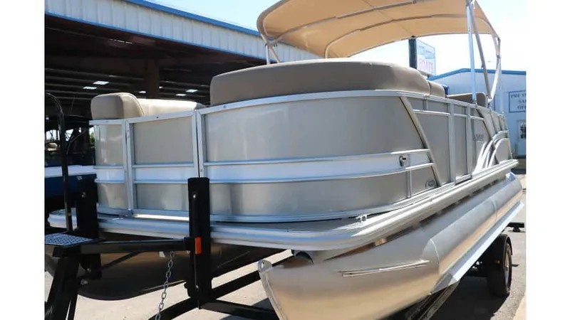 Slide: The Image of Sylvan Mirage 820 CLZ DH 2025 - 9