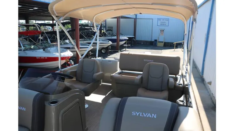 Slide: The Image of Sylvan Mirage 820 CLZ DH 2025 - 19