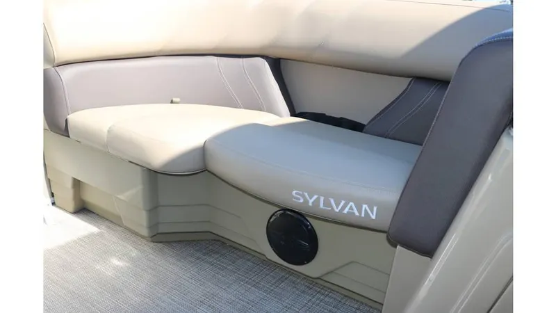 Slide: The Image of Sylvan Mirage 820 CLZ DH 2025 - 26