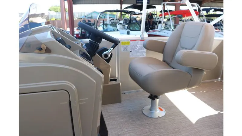 Slide: The Image of Sylvan Mirage 820 CLZ DH 2025 - 27