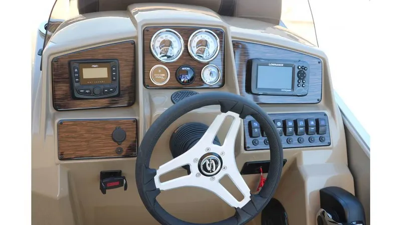 Slide: The Image of Sylvan Mirage 820 CLZ DH 2025 - 30