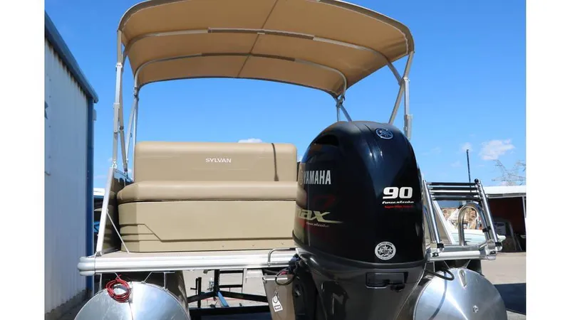 Slide: The Image of Sylvan Mirage 820 CLZ DH 2025 - 6