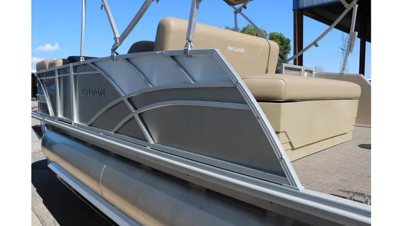 Slide: The Image of Sylvan Mirage 820 CLZ DH 2025 - 8