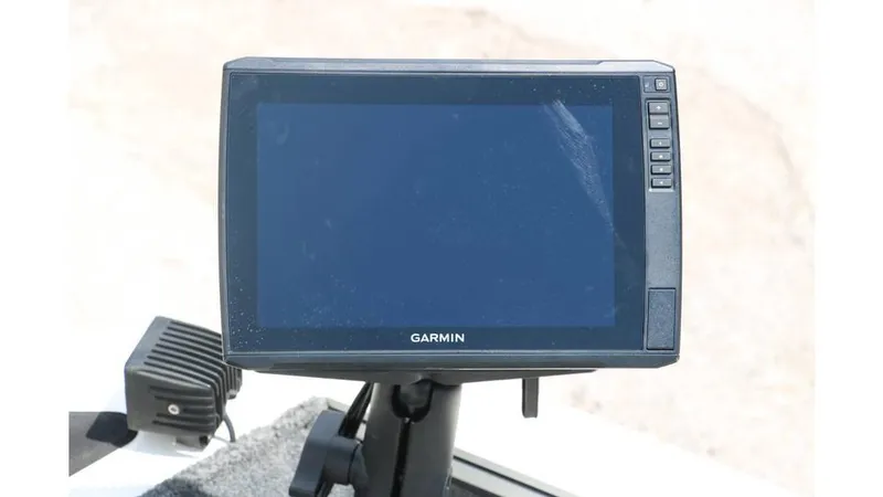 Slide: The Image of Tracker Pro 195 team txw 2018 - 18