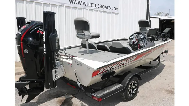 Slide: The Image of Tracker Pro 195 team txw 2018 - 3