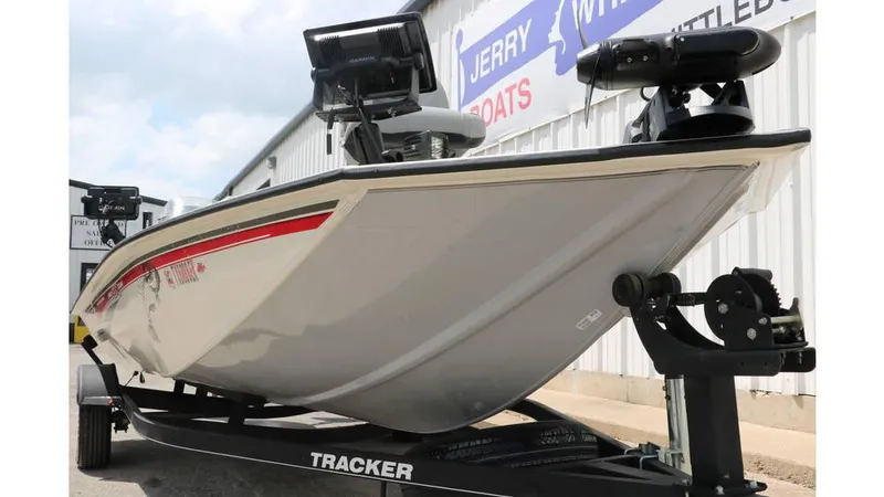 Slide: The Image of Tracker Pro 195 team txw 2018 - 9