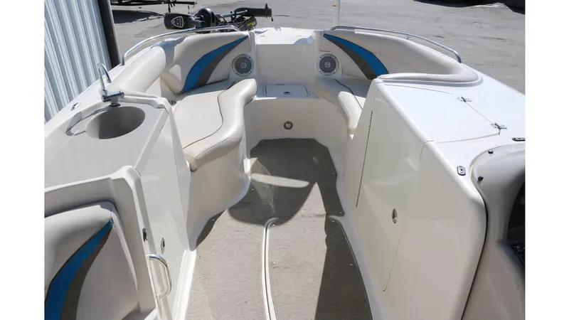 Slide: The Image of Hurricane FunDeck GS 220 2009 - 18