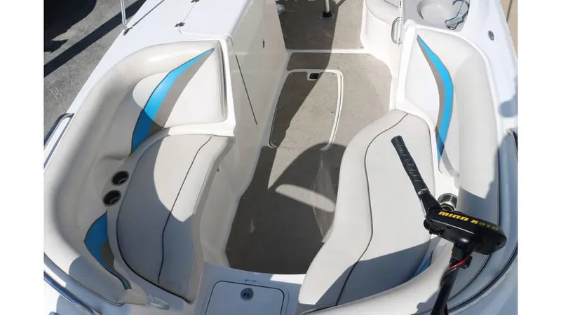 Slide: The Image of Hurricane FunDeck GS 220 2009 - 20