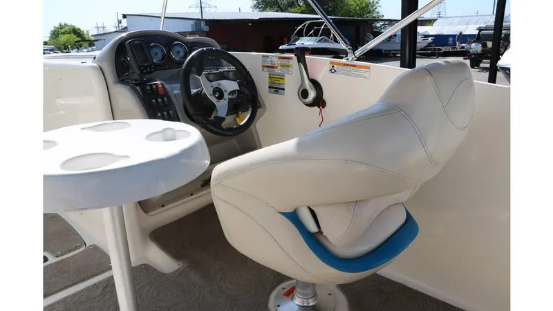 Slide: The Image of Hurricane FunDeck GS 220 2009 - 24