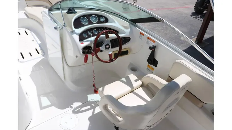 Slide: The Image of Chris-Craft 232 2000 - 29