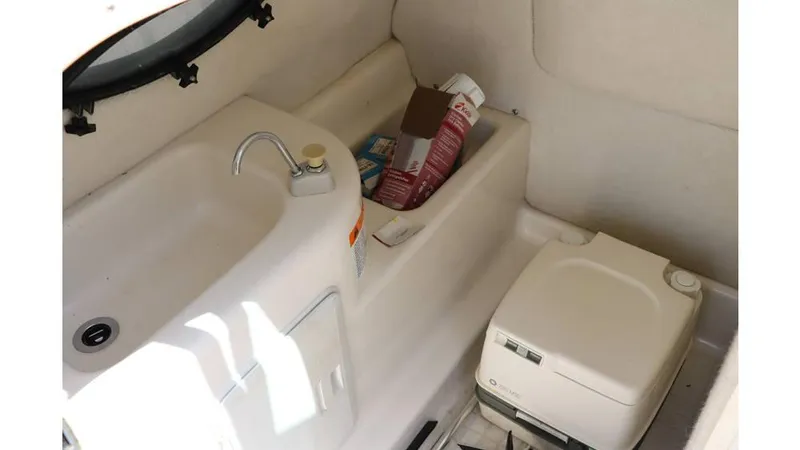 Slide: The Image of Chris-Craft 232 2000 - 31