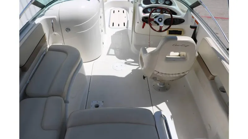 Slide: The Image of Chris-Craft 232 2000 - 35