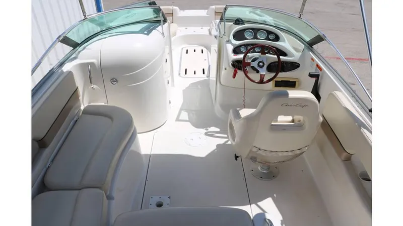 Slide: The Image of Chris-Craft 232 2000 - 36