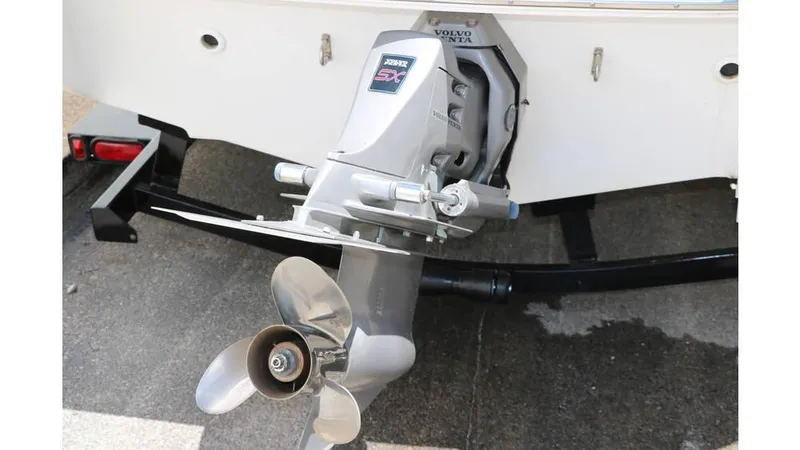 Slide: The Image of Chris-Craft 232 2000 - 6