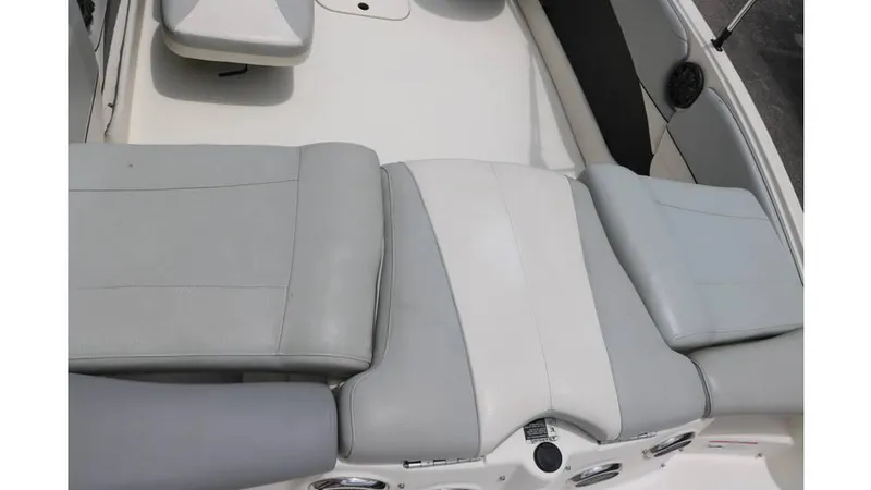 Slide: The Image of Bayliner 215 2011 - 19