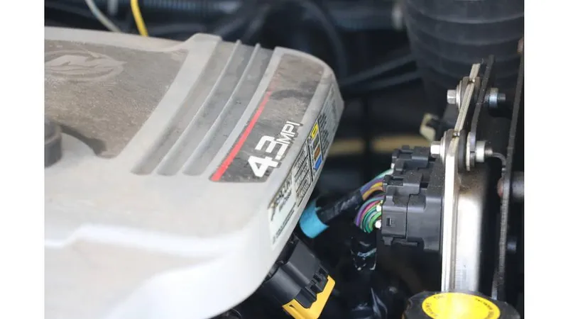 Slide: The Image of Bayliner 215 2011 - 27