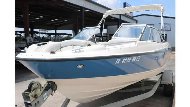 Slide: The Image of Bayliner 215 2011 - 4