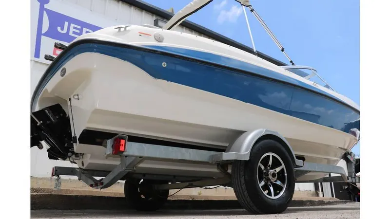 Slide: The Image of Bayliner 215 2011 - 5