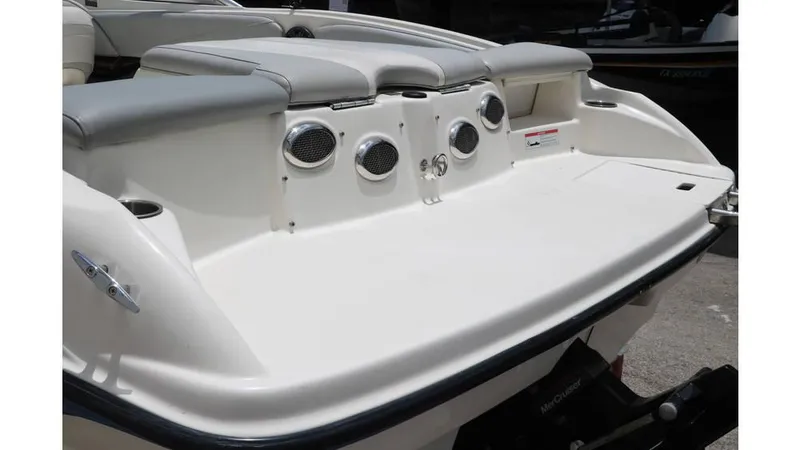 Slide: The Image of Bayliner 215 2011 - 8