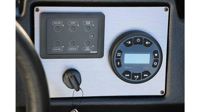 Slide: The Image of Smoker Craft Excursion 166 DC 2025 - 27