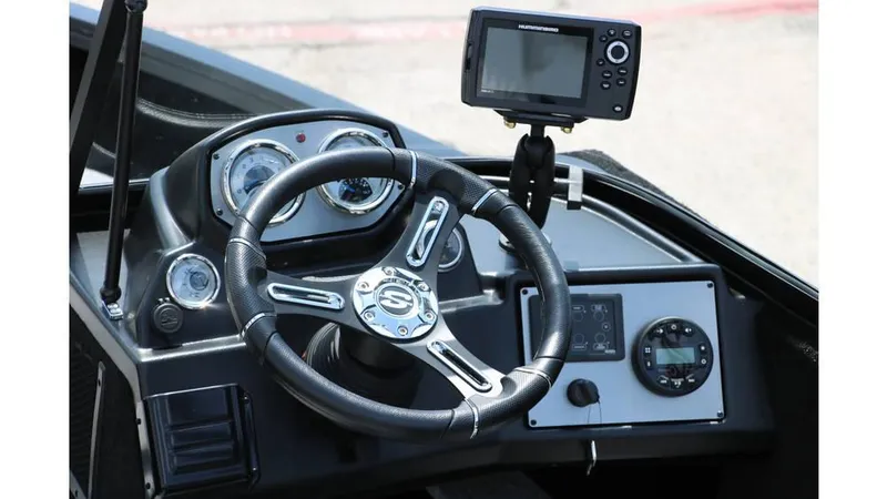 Slide: The Image of Smoker Craft Excursion 166 DC 2025 - 14