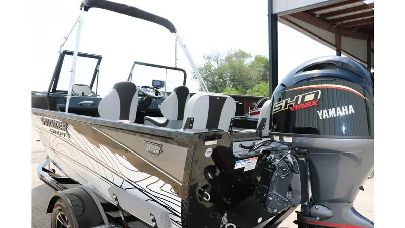 Slide: The Image of Smoker Craft Excursion 166 DC 2025 - 4