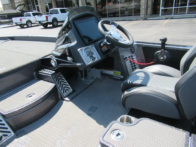 Slide: The Image of Caymas CX 20 PRO 2022 - 4