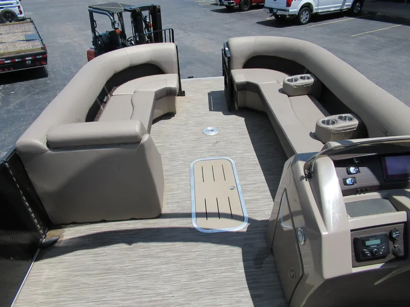 Slide: The Image of Bennington 25 LSBA 2022 - 6