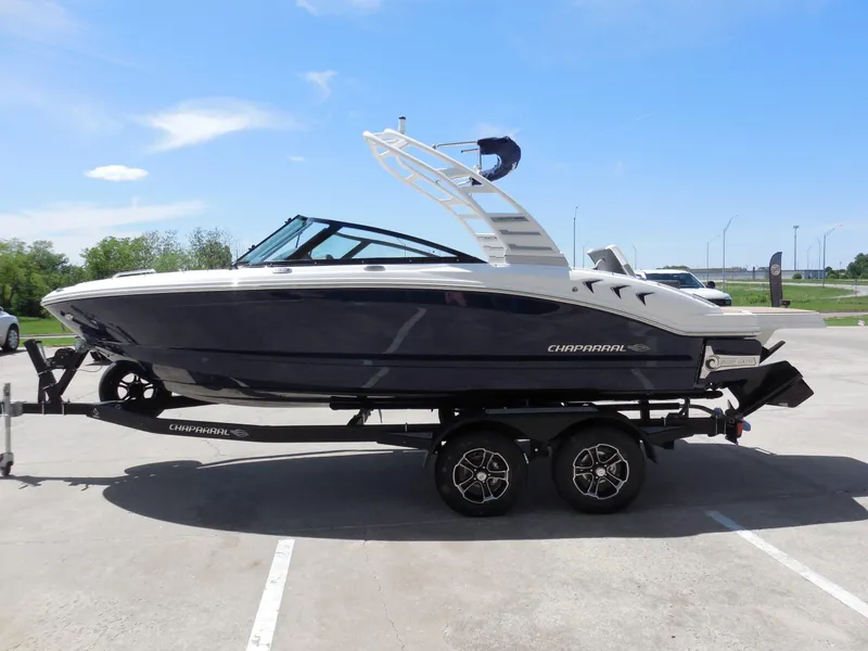 Slide: The Image of Chaparral 21 Surf 2025 - 5