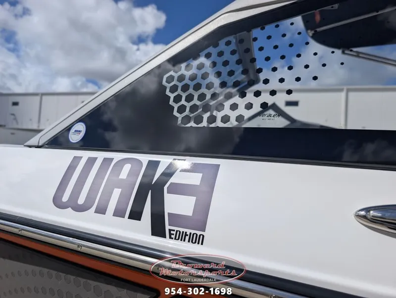 Slide: The Image of Scarab SB235W 2026 - 11