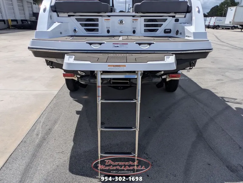 Slide: The Image of Scarab SB235W 2026 - 14