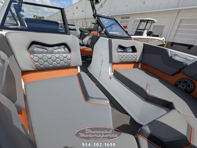 Slide: The Image of Scarab SB235W 2026 - 37