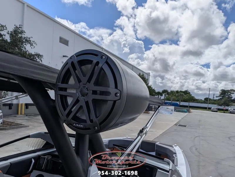 Slide: The Image of Scarab SB235W 2026 - 42