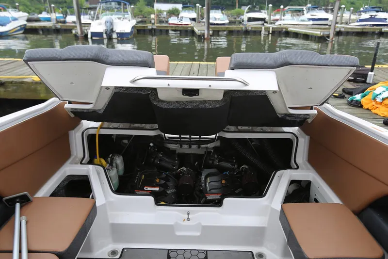 Slide: The Image of Scarab 255 Impulse 2017 - 55