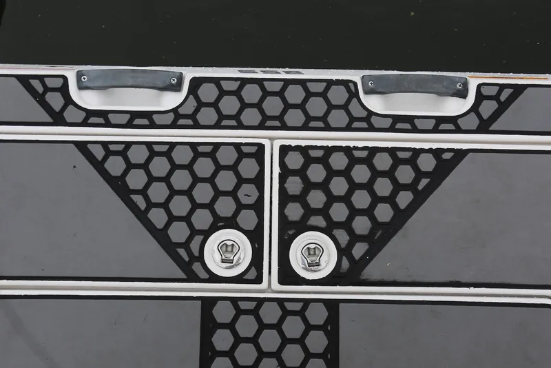 Slide: The Image of Scarab 255 Impulse 2017 - 58