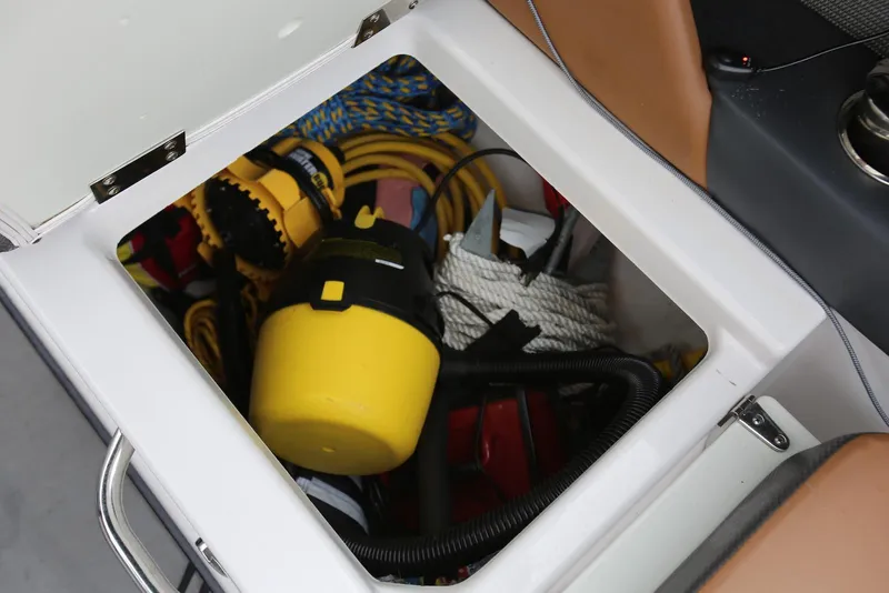 Slide: The Image of Scarab 255 Impulse 2017 - 60